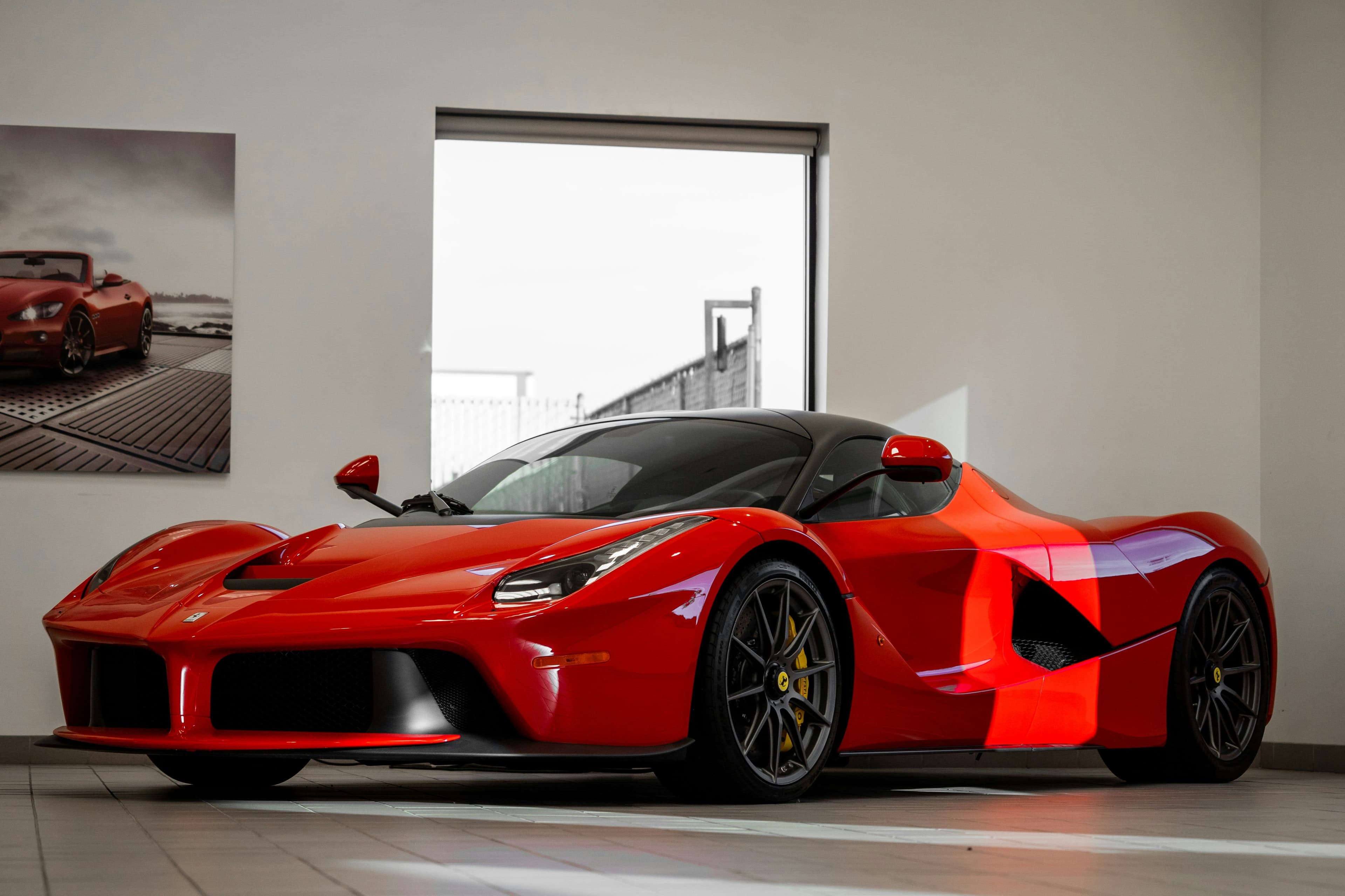 Perché Noleggiare una Ferrari in Italia è un’Esperienza Indimenticabile?