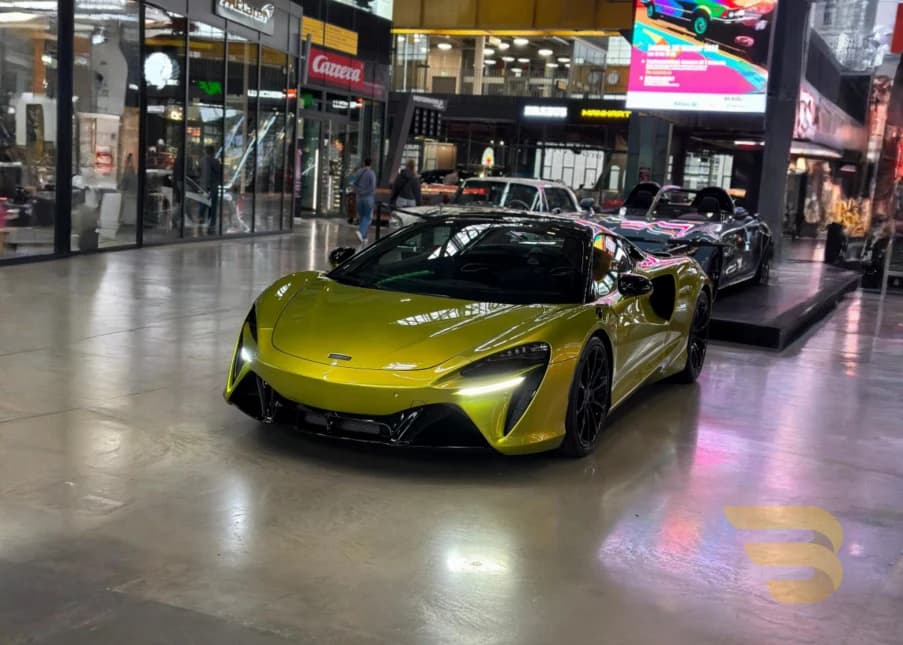 McLaren Artura Spider