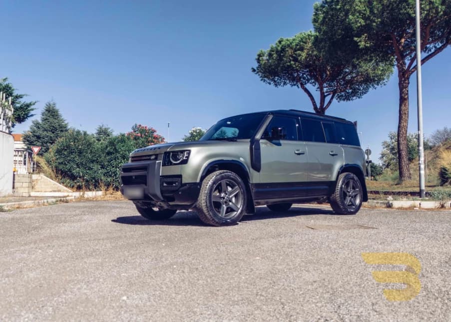 Land Rover Defender X-Dynamic 7 seater