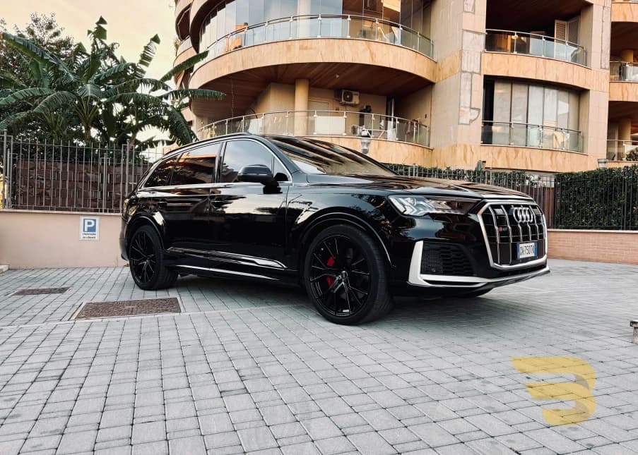 Audi SQ7 7seater (517hp)