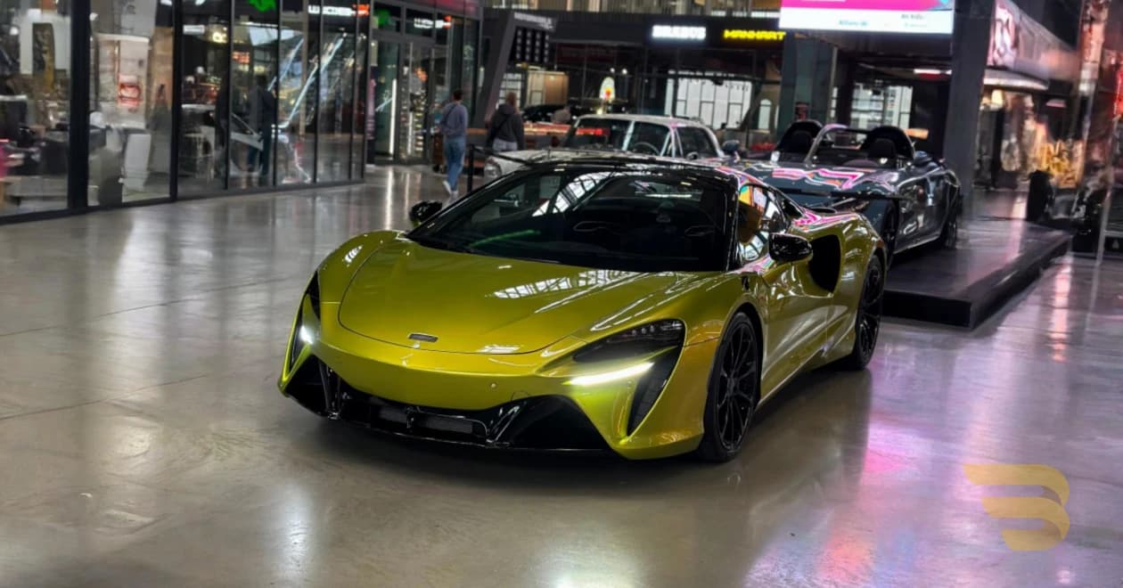 McLaren Artura Spider