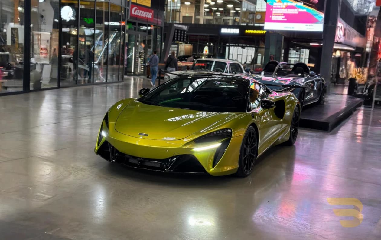 McLaren Artura Spider