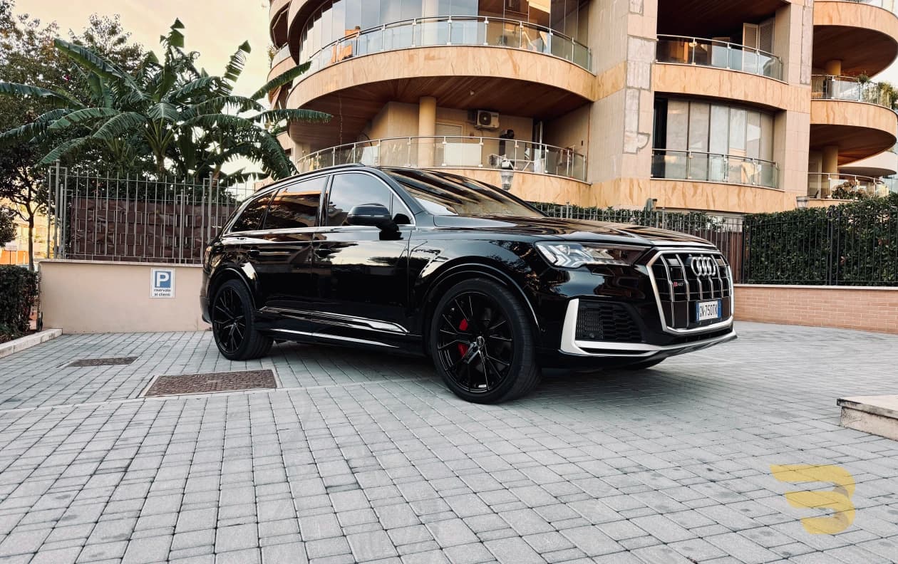 Audi SQ7 7seater (517hp)